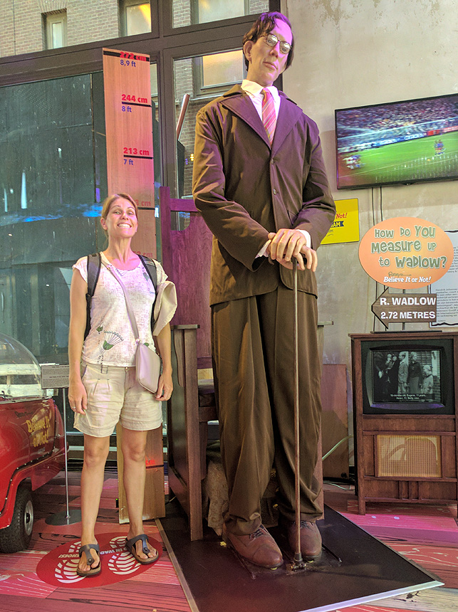 R Wadlow Tallest Man